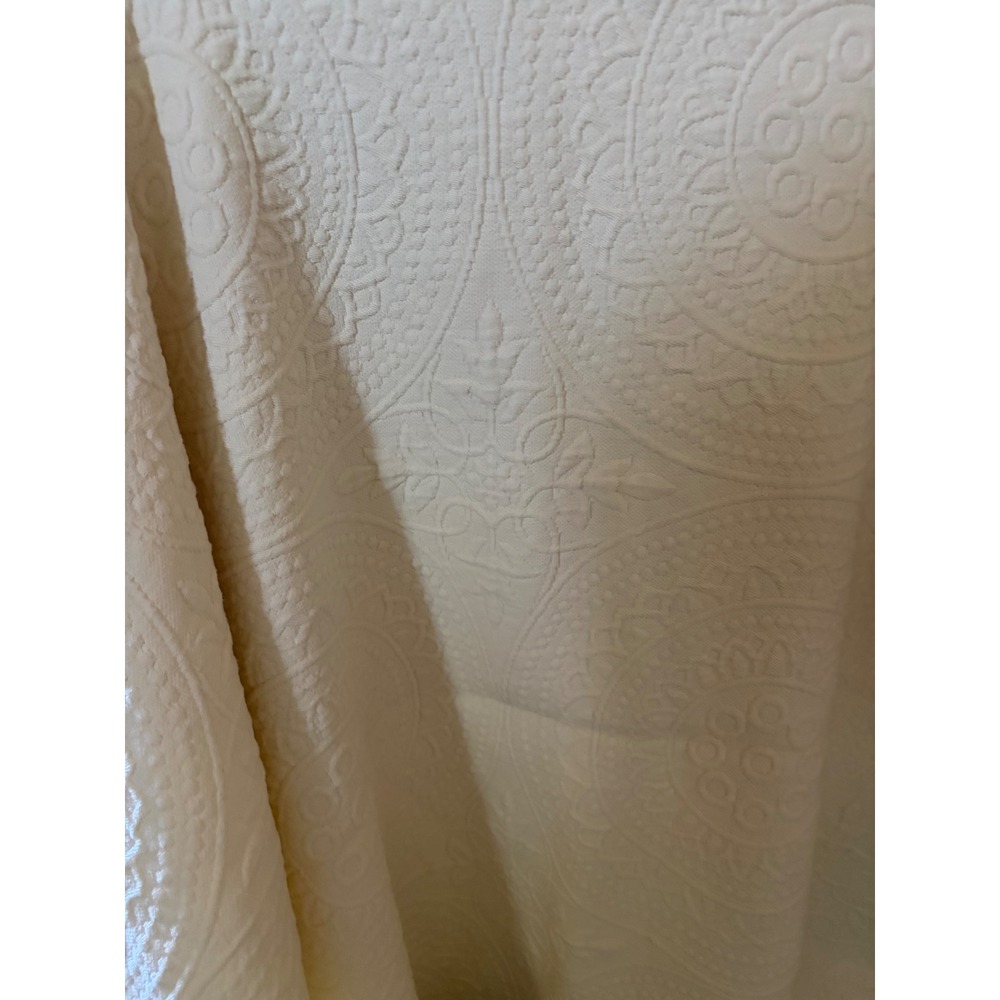 Vue by Ellery Vintage Off White Twin Cotton Coverlet Embossed Medallion Portugal - Picture 2 of 9